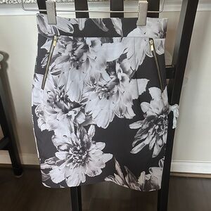 H&M Black and White Floral Pencil Skirt